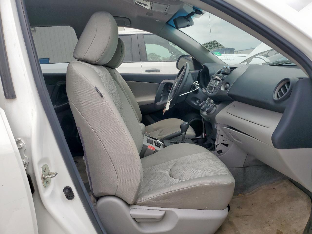 2010 Toyota Rav4 - Фото 7