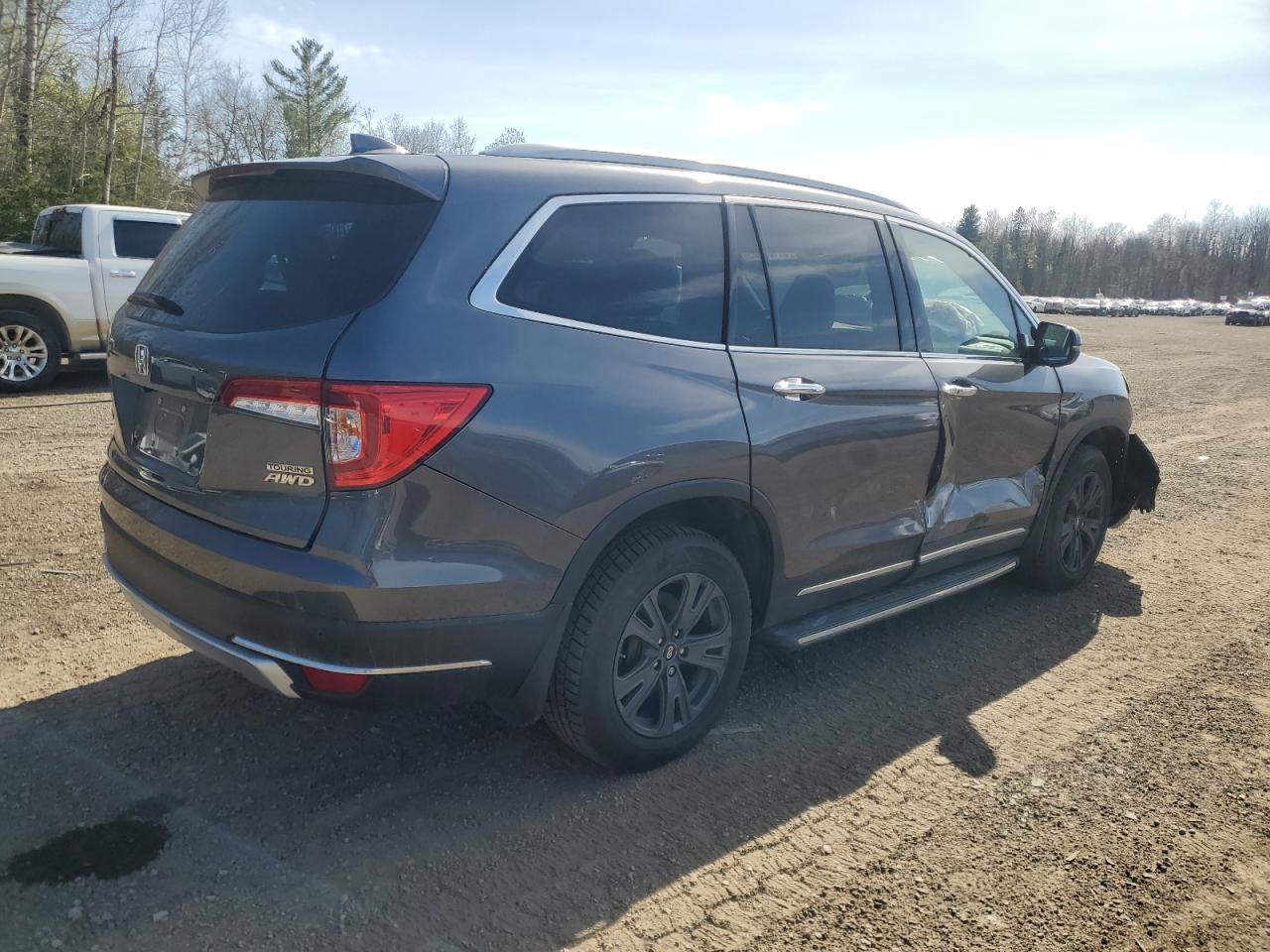 2022 Honda Pilot Touring - Image 3