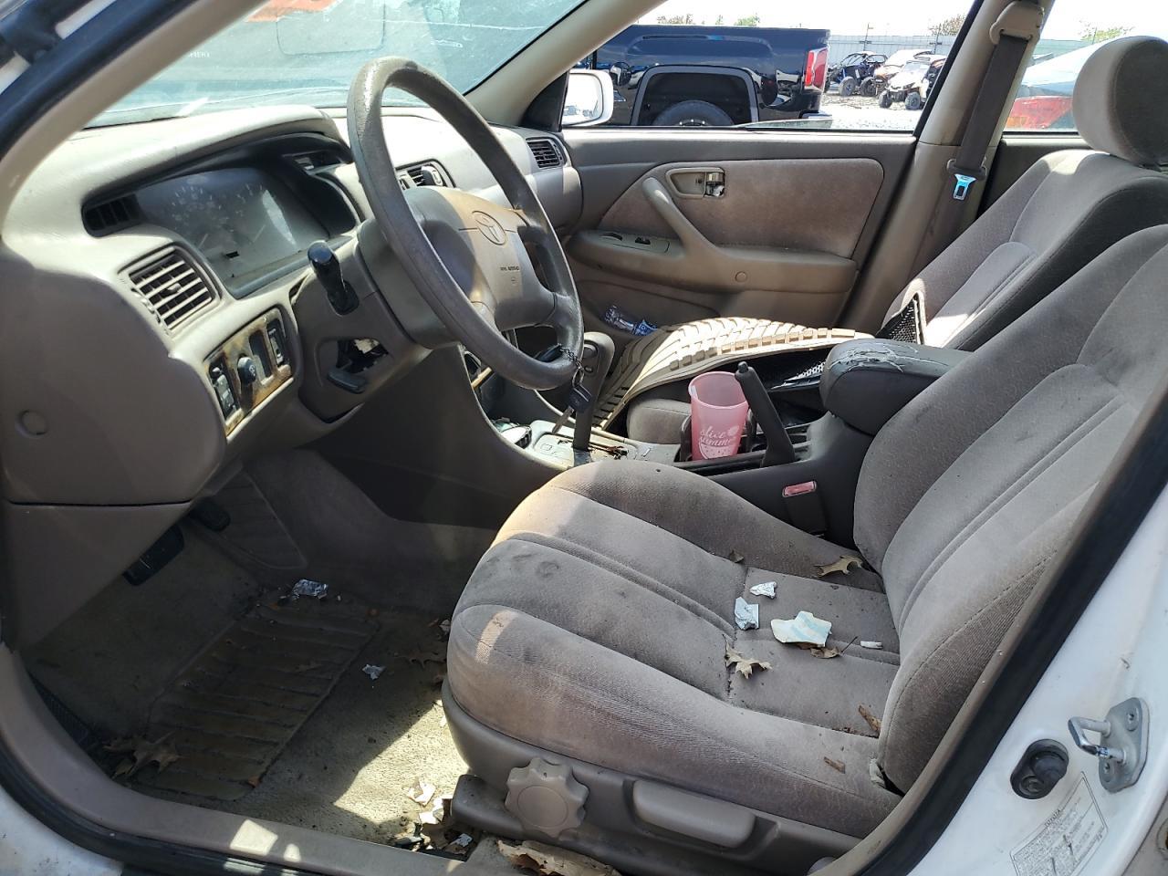 1997 Toyota Camry Ce - Image 7