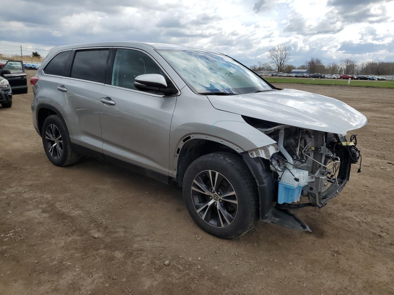 2019 Toyota Highlander Le - Image 4