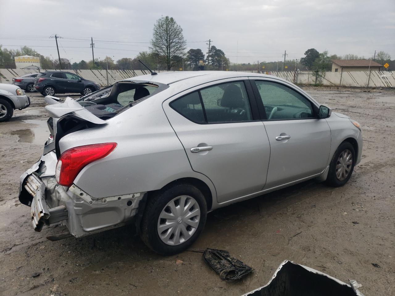 2015 Nissan Versa S - Image 3