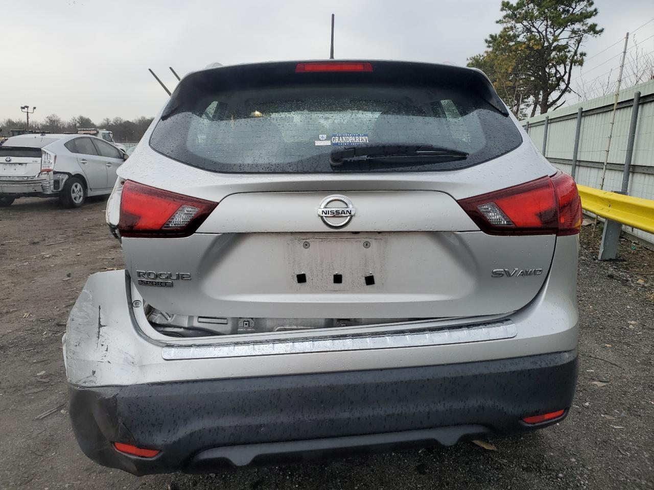 2018 Nissan Rogue Sport S - Image 6