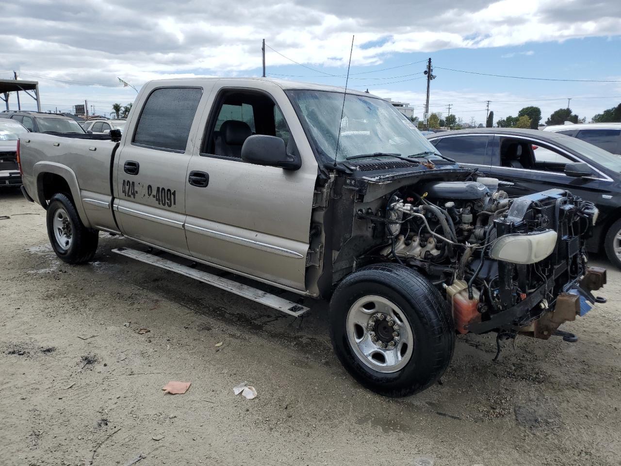 2002 GMC Sierra C1500 Heavy Duty - Image 4