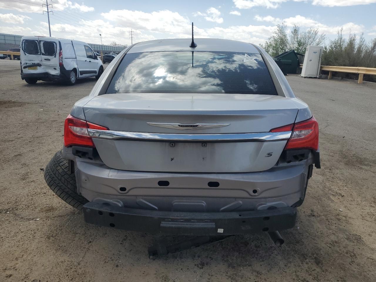 2013 Chrysler 200 Touring - Фото 6