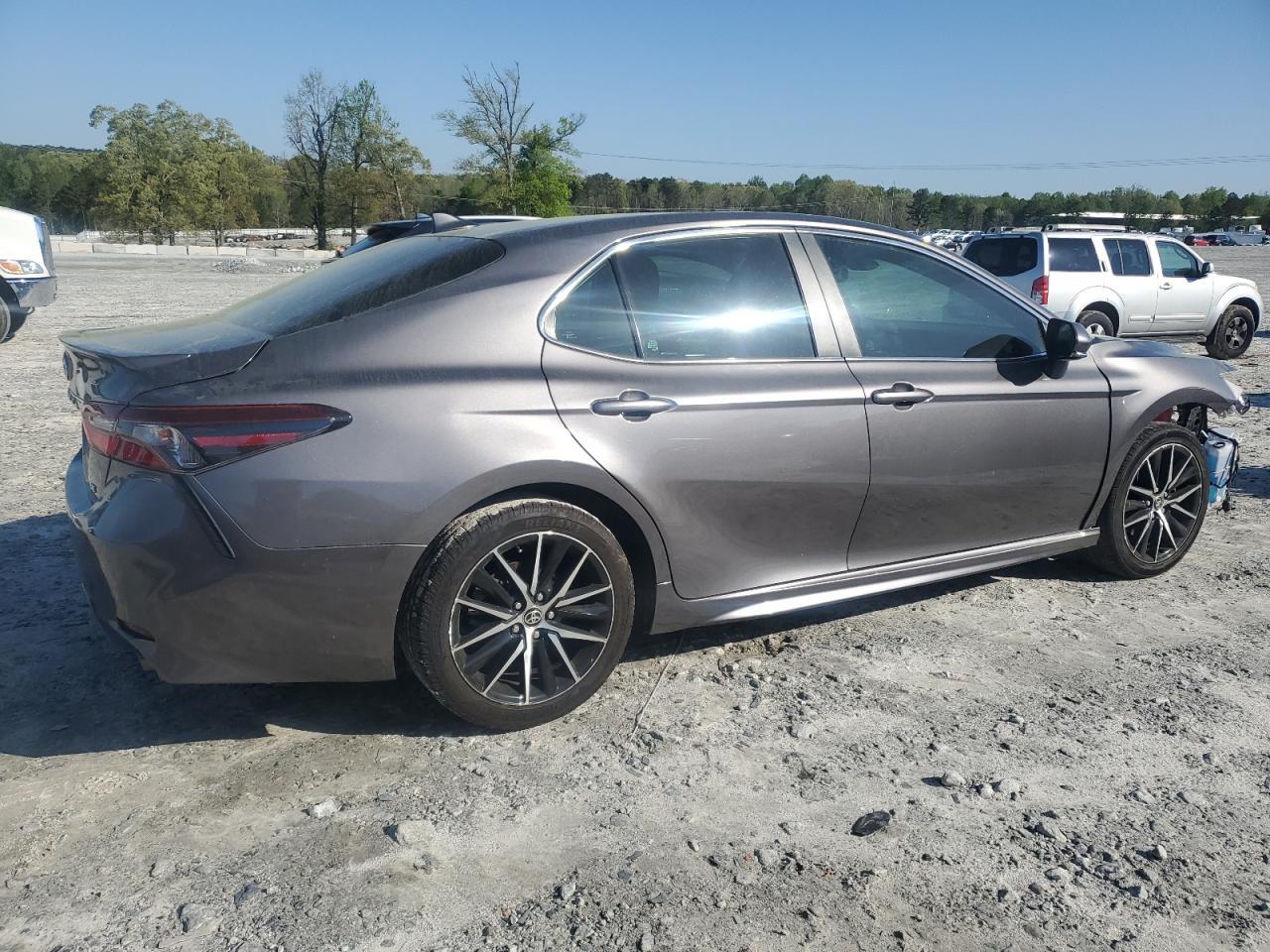 2021 Toyota Camry Se - Фото 3