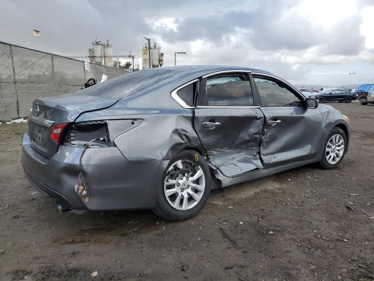 2016 Nissan Altima 2.5 - Image 3