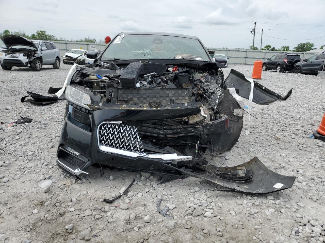 2018 Lincoln Continental Select - Фото 5