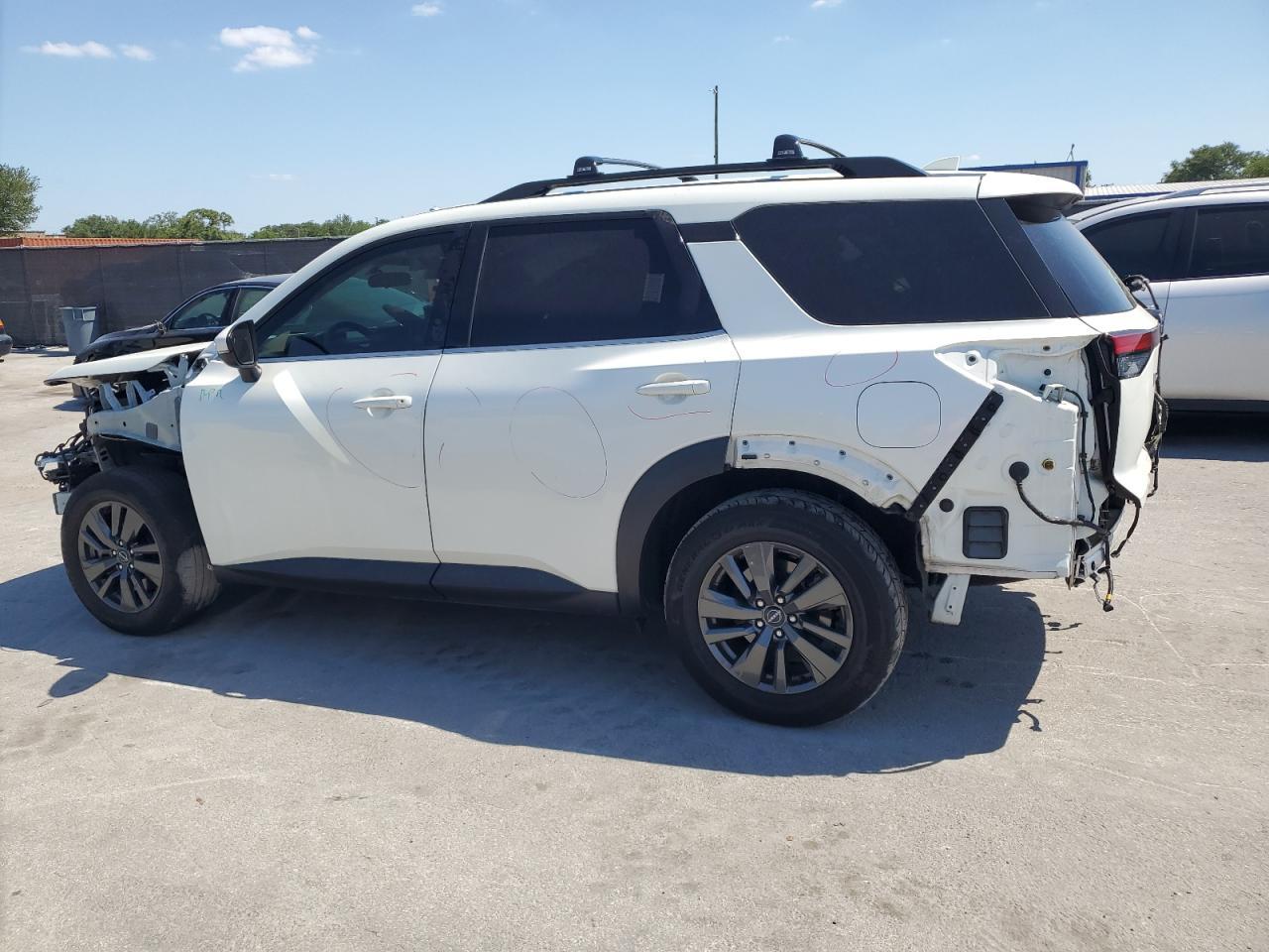 2022 Nissan Pathfinder Sv - Фото 2