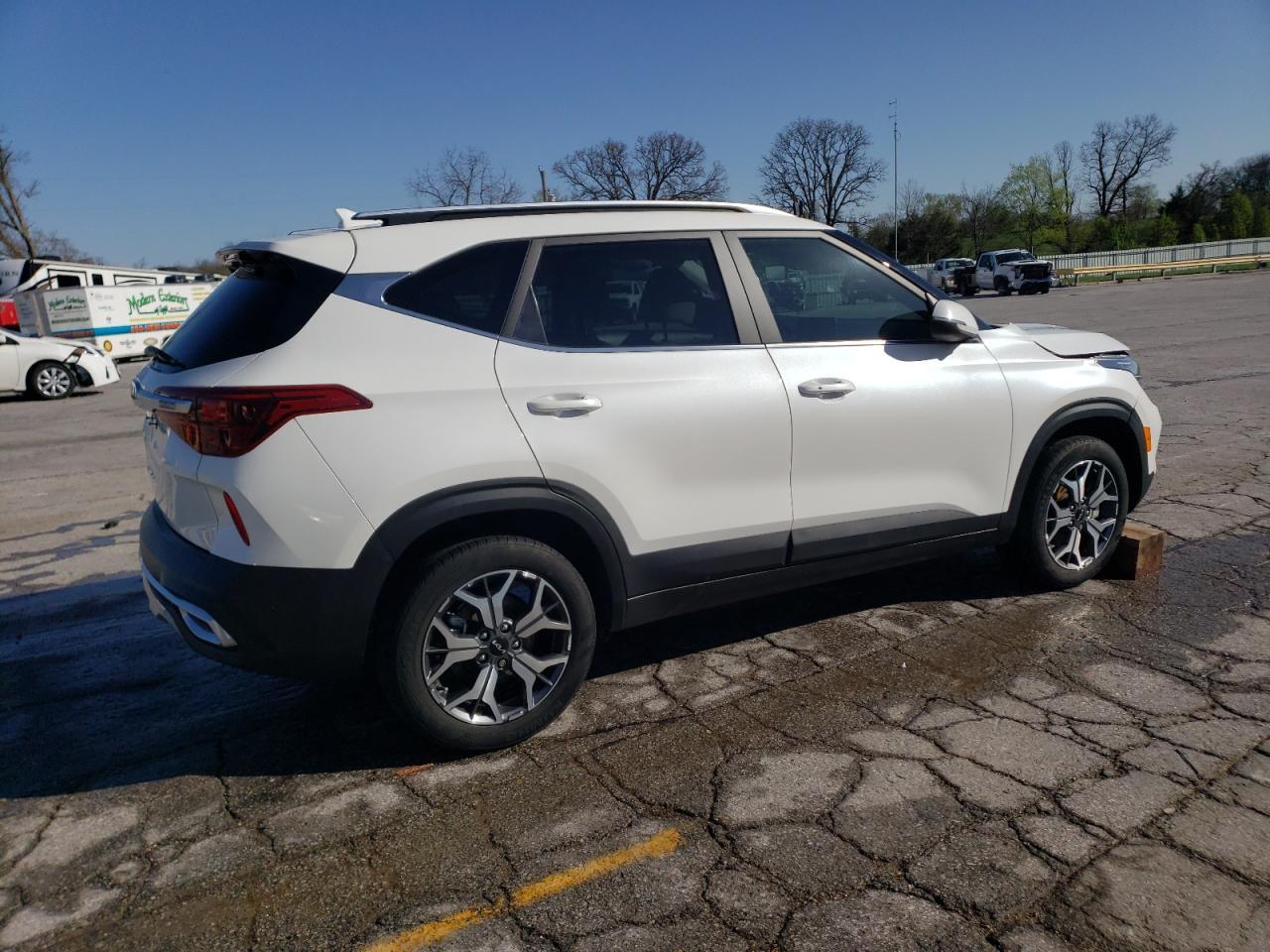 2023 Kia Seltos Ex - Image 3