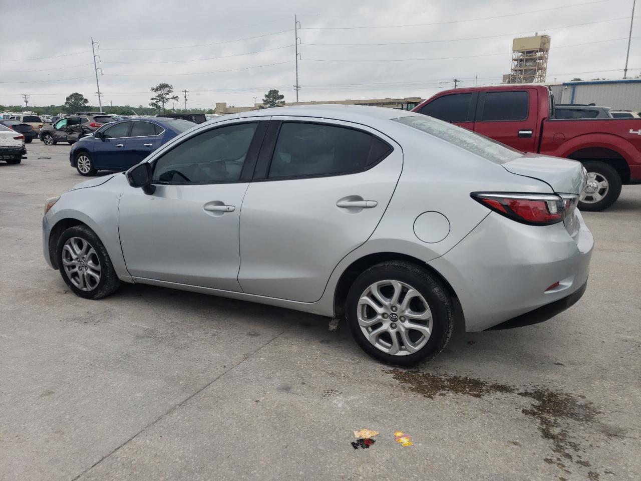 2017 Toyota Yaris Ia - Фото 2