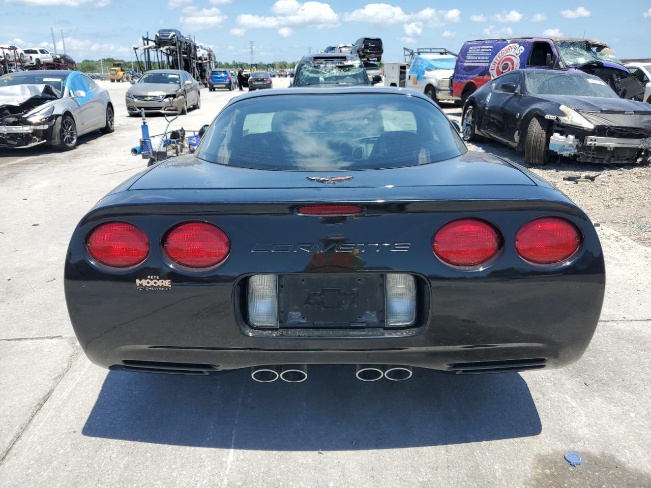 2002 Chevrolet Corvette - Фото 6