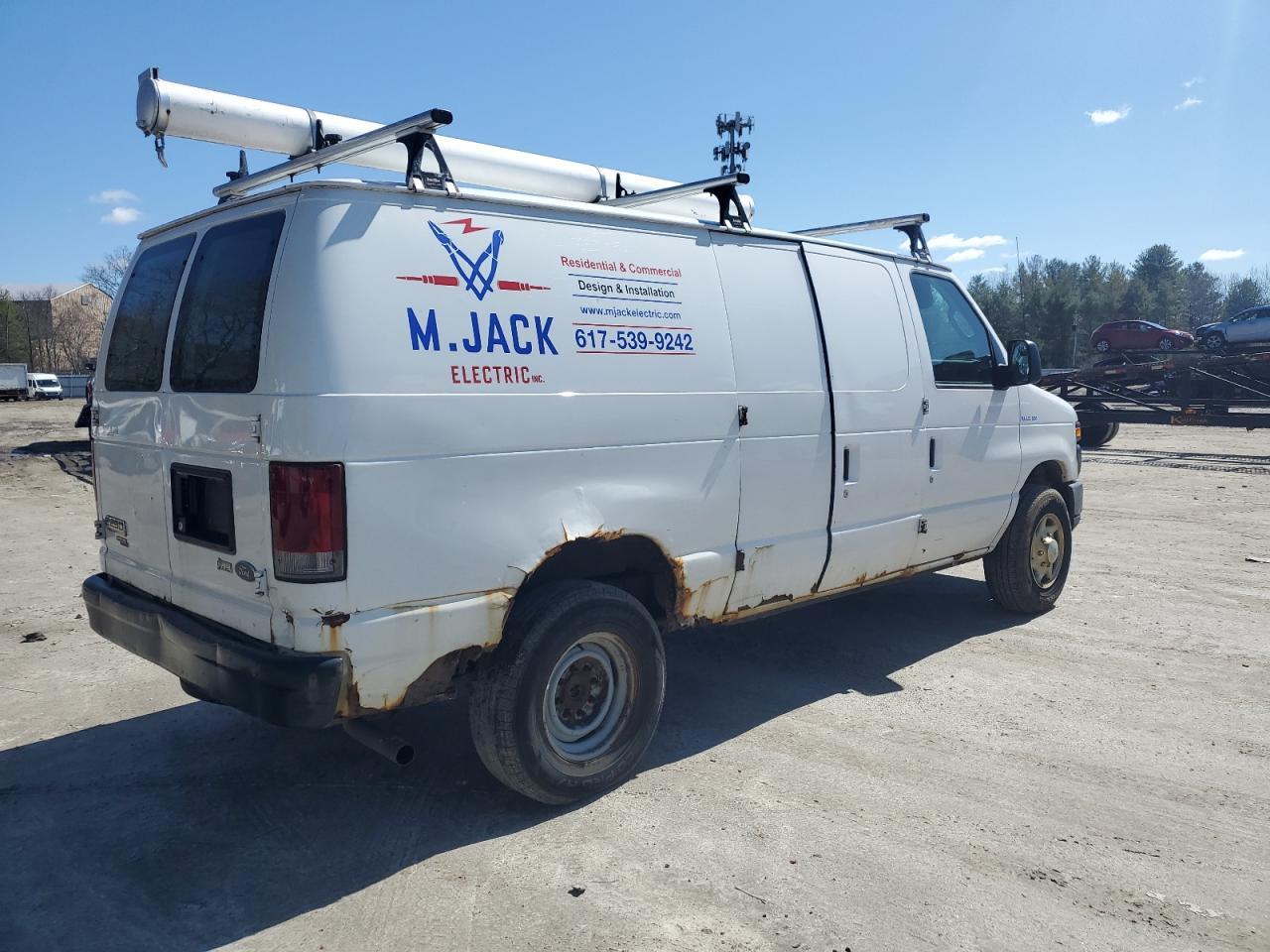 2012 Ford Econoline E250 Van - Фото 3