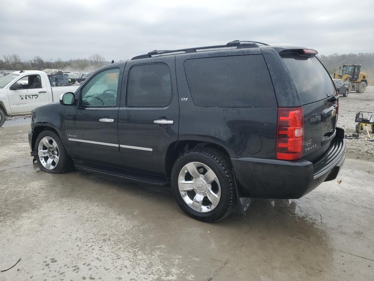 2011 Chevrolet Tahoe K1500 Ltz - Фото 2