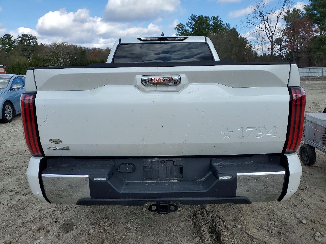 2025 Toyota Tundra 1794 Edition - Image 6