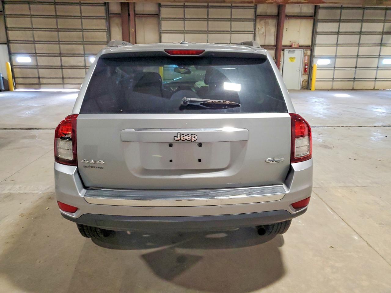 2015 Jeep Compass Latitude - Фото 6