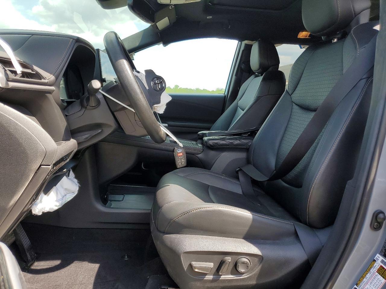 2025 Toyota Sienna Woodland Edition - Фото 7