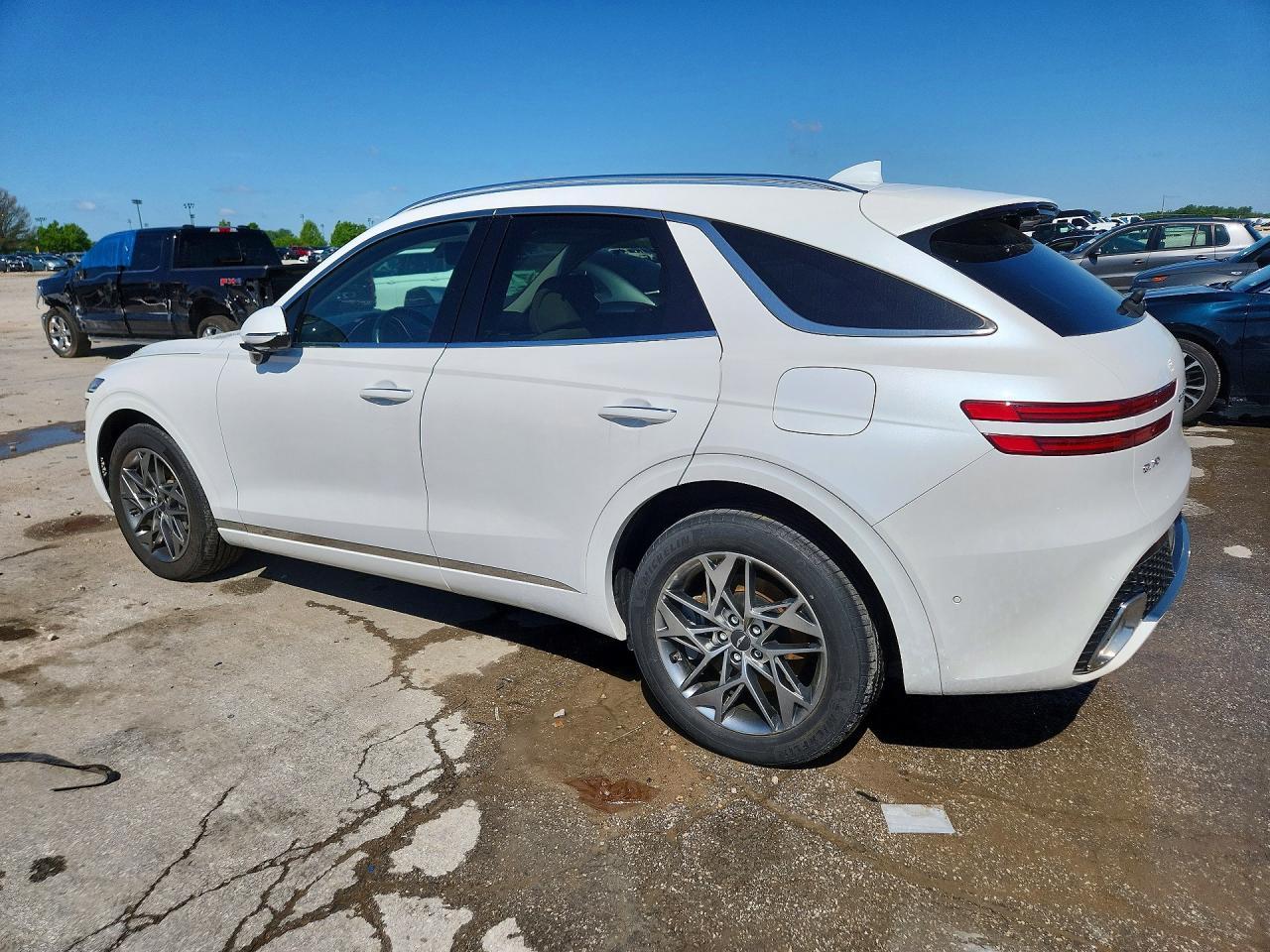 2023 Genesis Gv70 2.5T Standard - Image 2