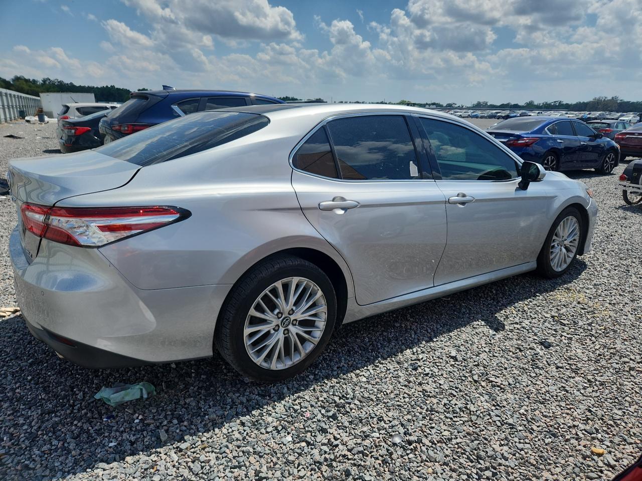 2018 Toyota Camry Xle - Фото 3