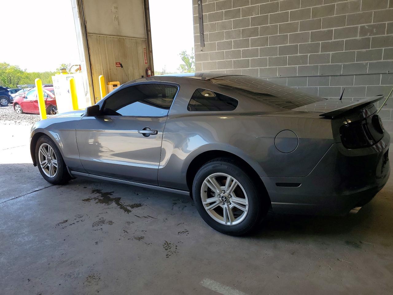2014 Ford Mustang - Фото 2
