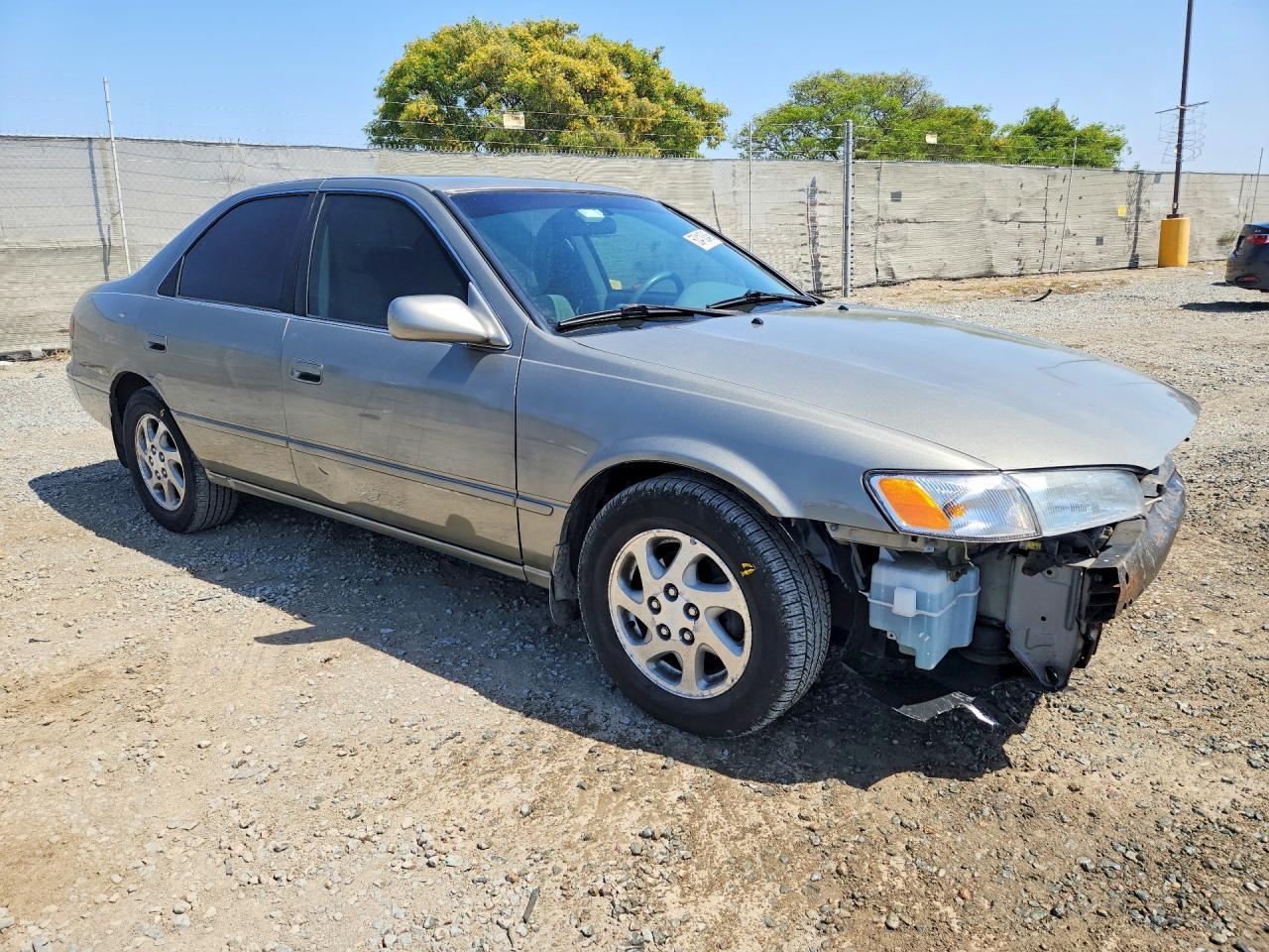 1999 Toyota Camry Le V6 - Image 4