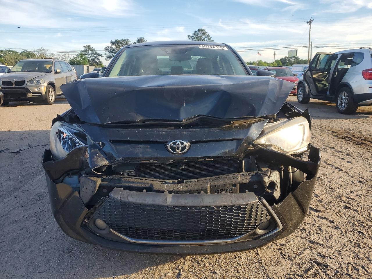 2019 Toyota Yaris Le - Image 5