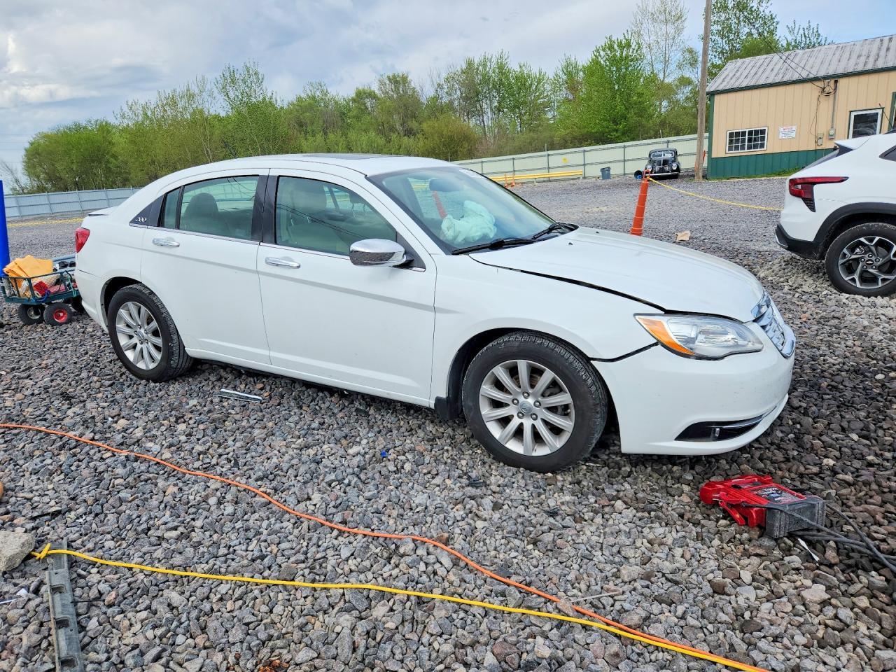 2014 Chrysler 200 Limited - Image 4