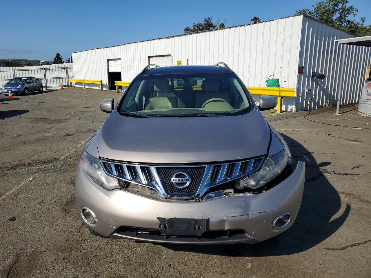 2010 Nissan Murano S - Фото 5