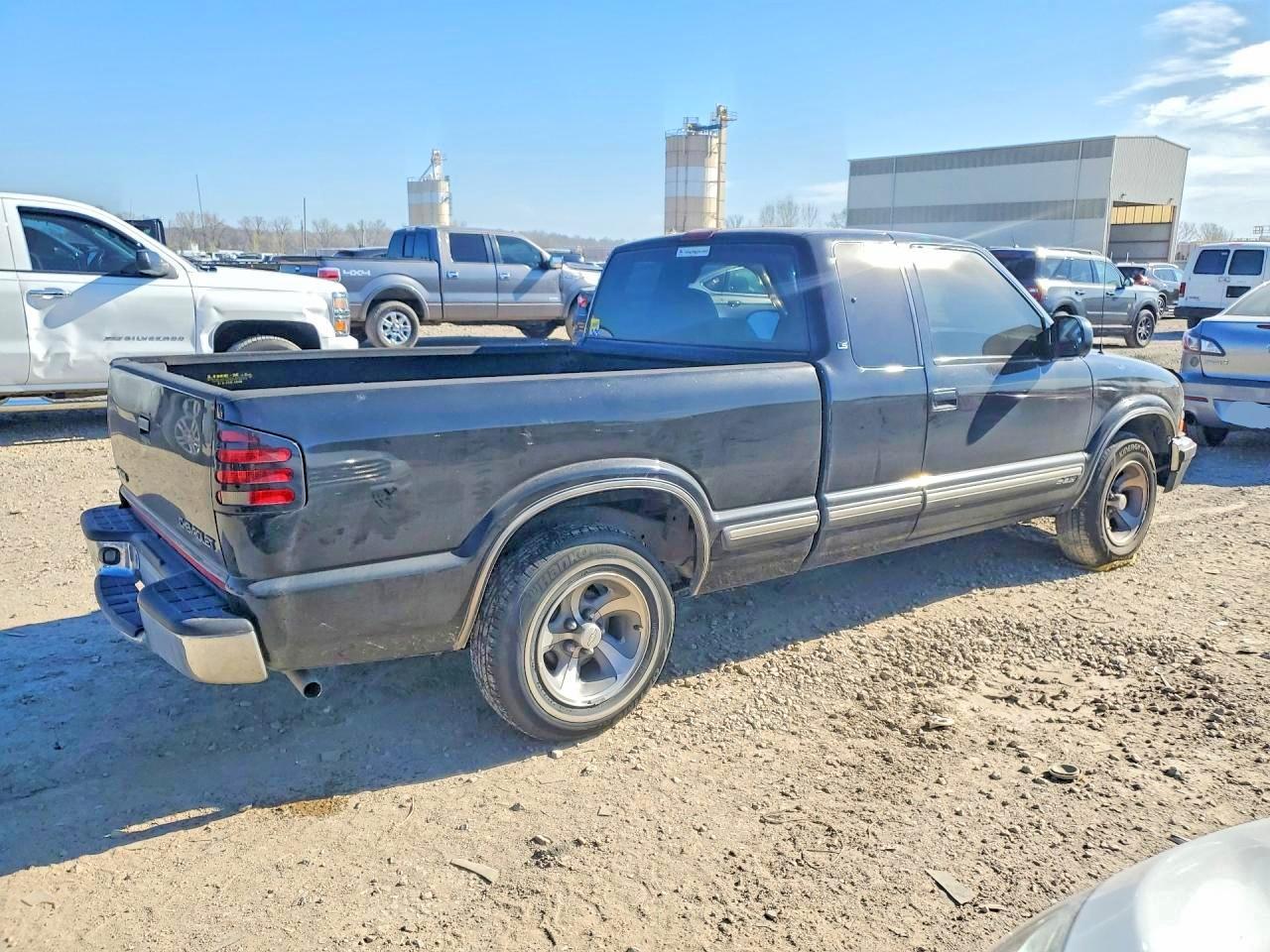 2000 Chevrolet S Truck S10 - Фото 3
