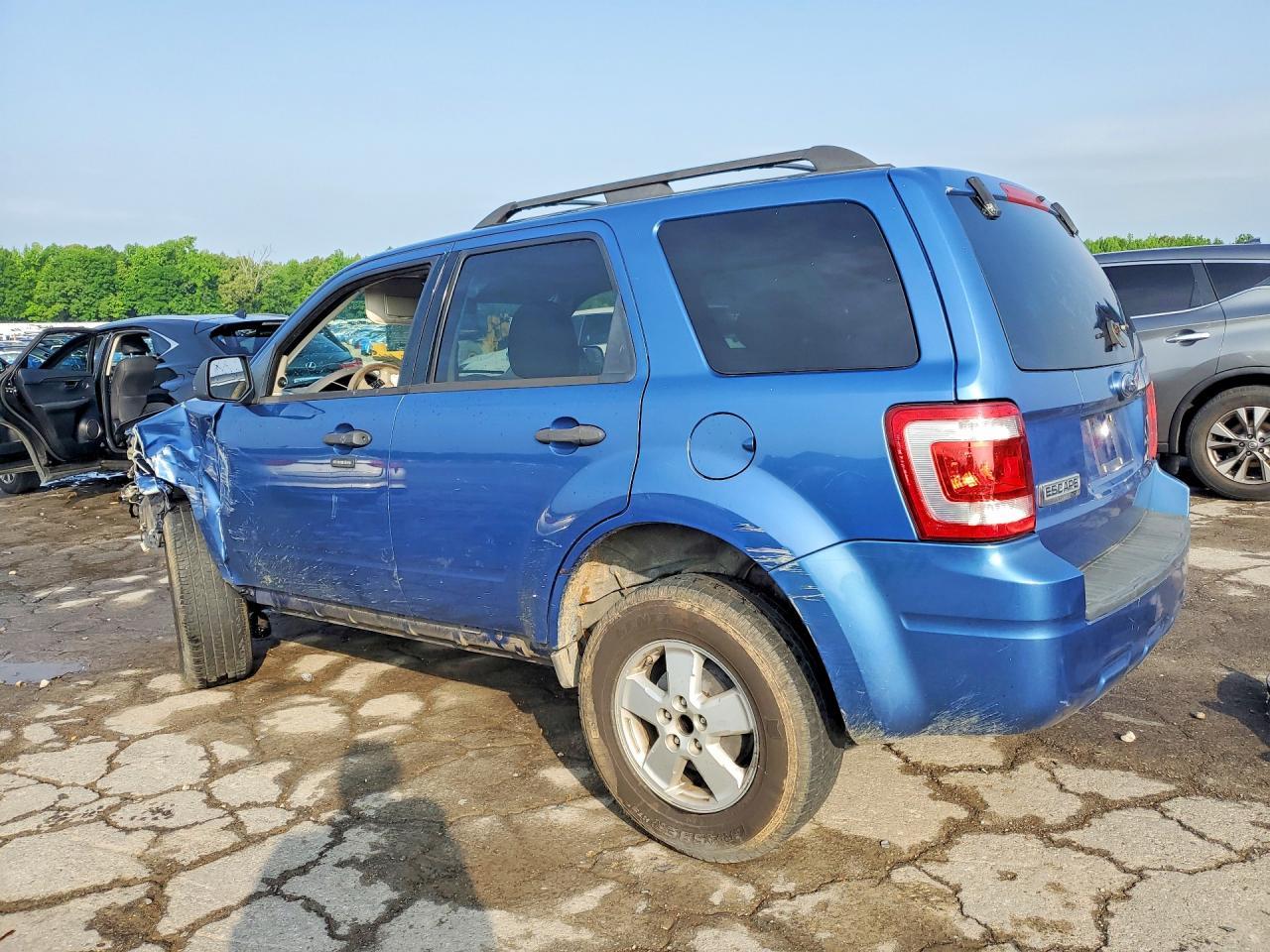 2009 Ford Escape - Фото 2