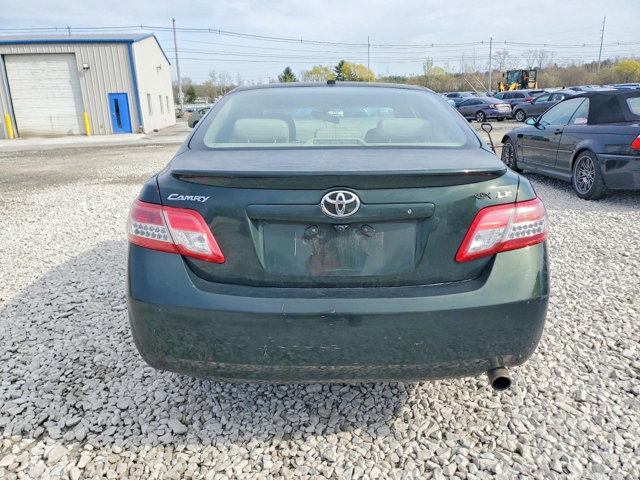 2011 Toyota Camry Le - Фото 6