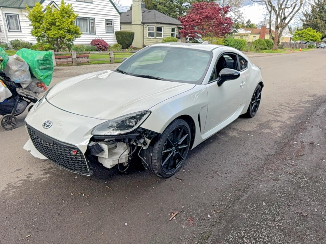 2023 Toyota Gr 86 Premium - Image 2