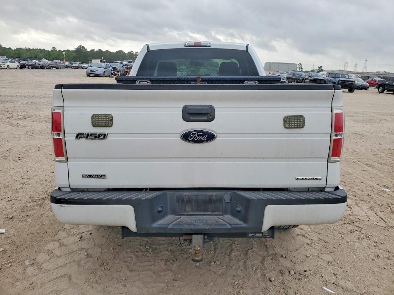 2011 Ford F150 - Image 6
