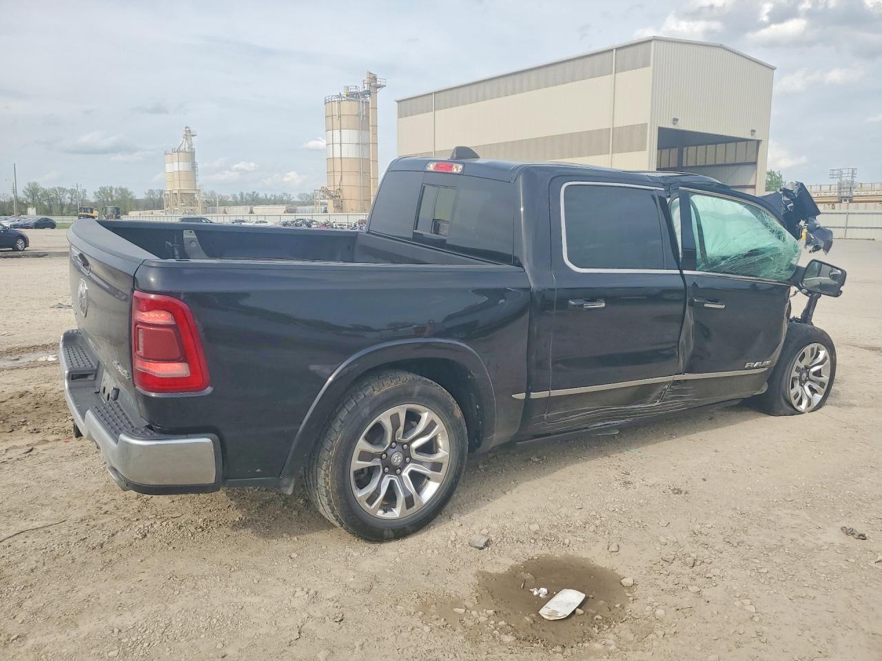 2022 Ram 1500 Limited - Image 3