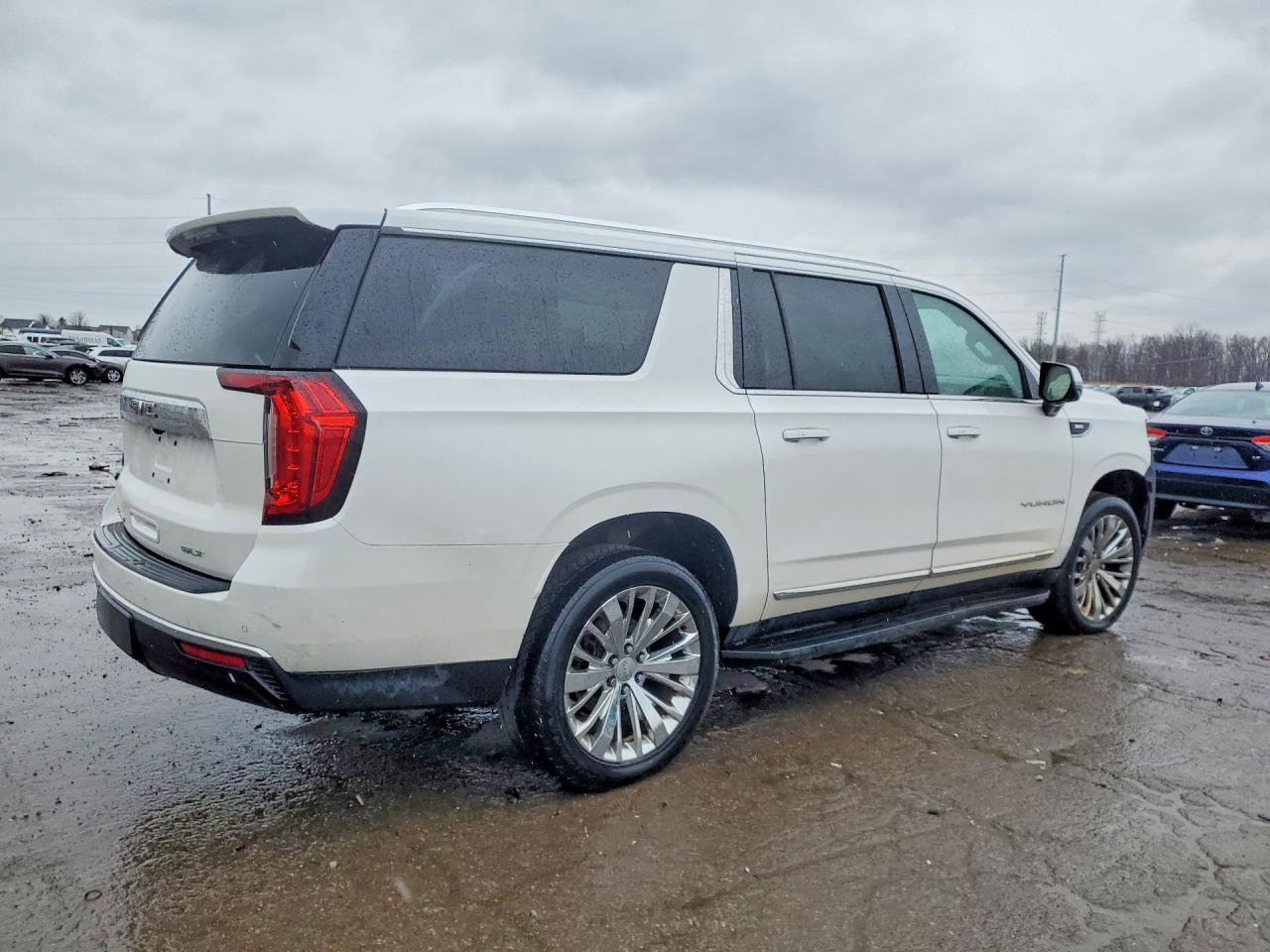 2021 GMC Yukon Xl K1500 Slt - Фото 3
