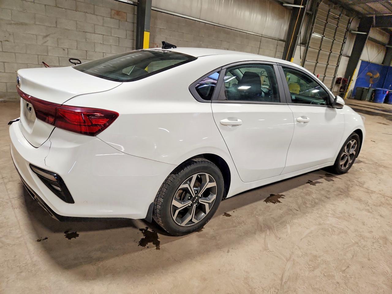 2020 Kia Forte Lxs - Фото 3