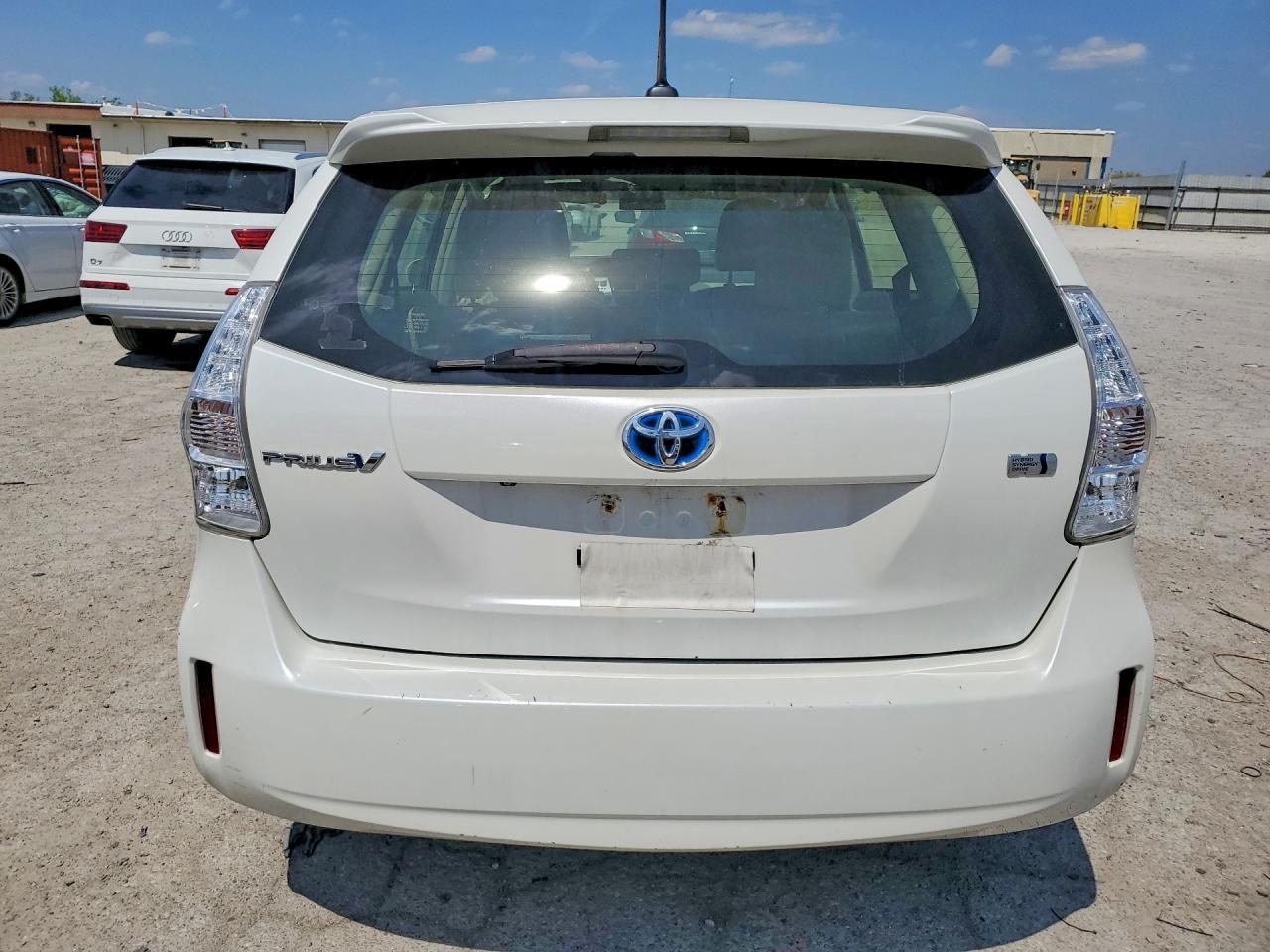 2013 Toyota Prius V Three - Image 6