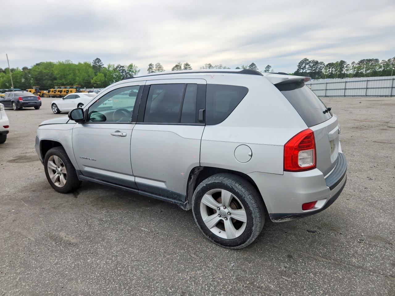 2011 Jeep Compass Sport - Фото 2
