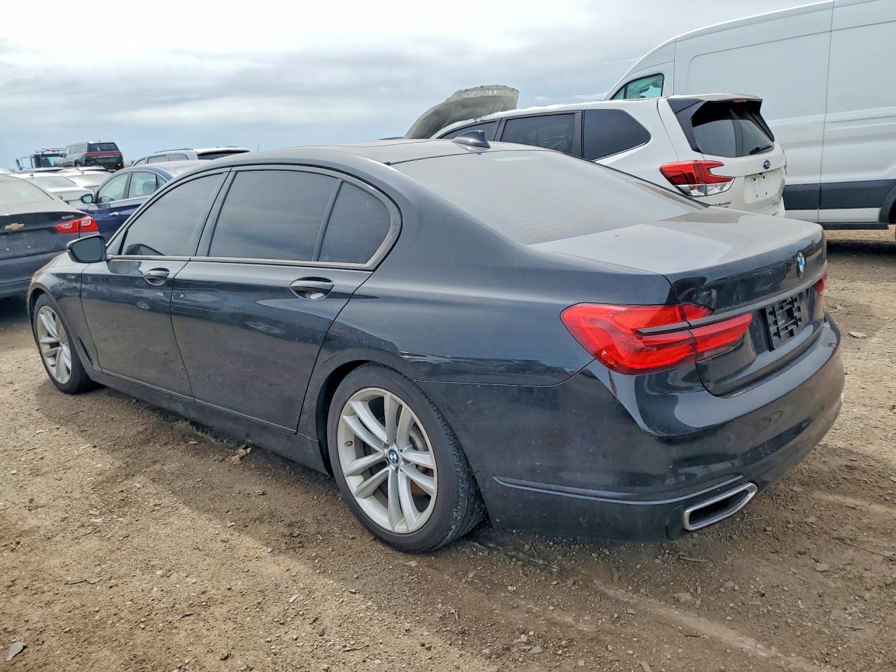 2018 BMW 750 Xi - Фото 2