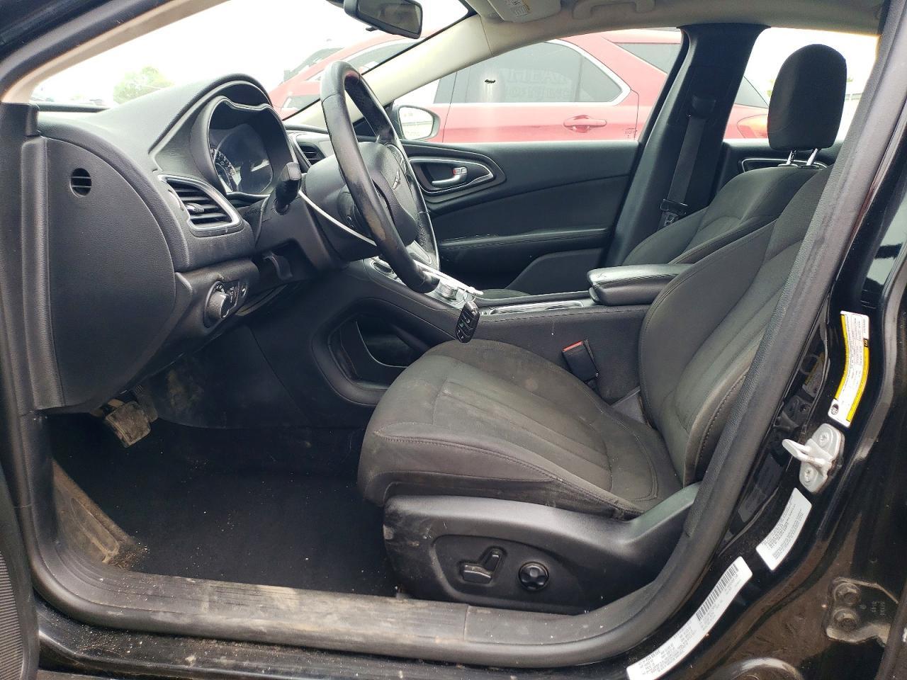 2015 Chrysler 200 Limited - Image 7