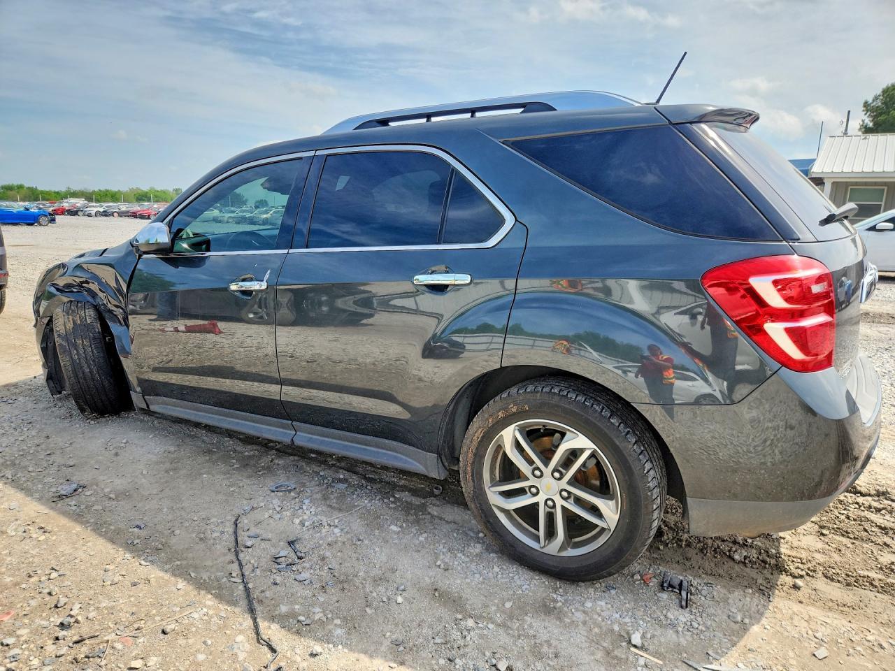 2017 Chevrolet Equinox Premier - Image 4