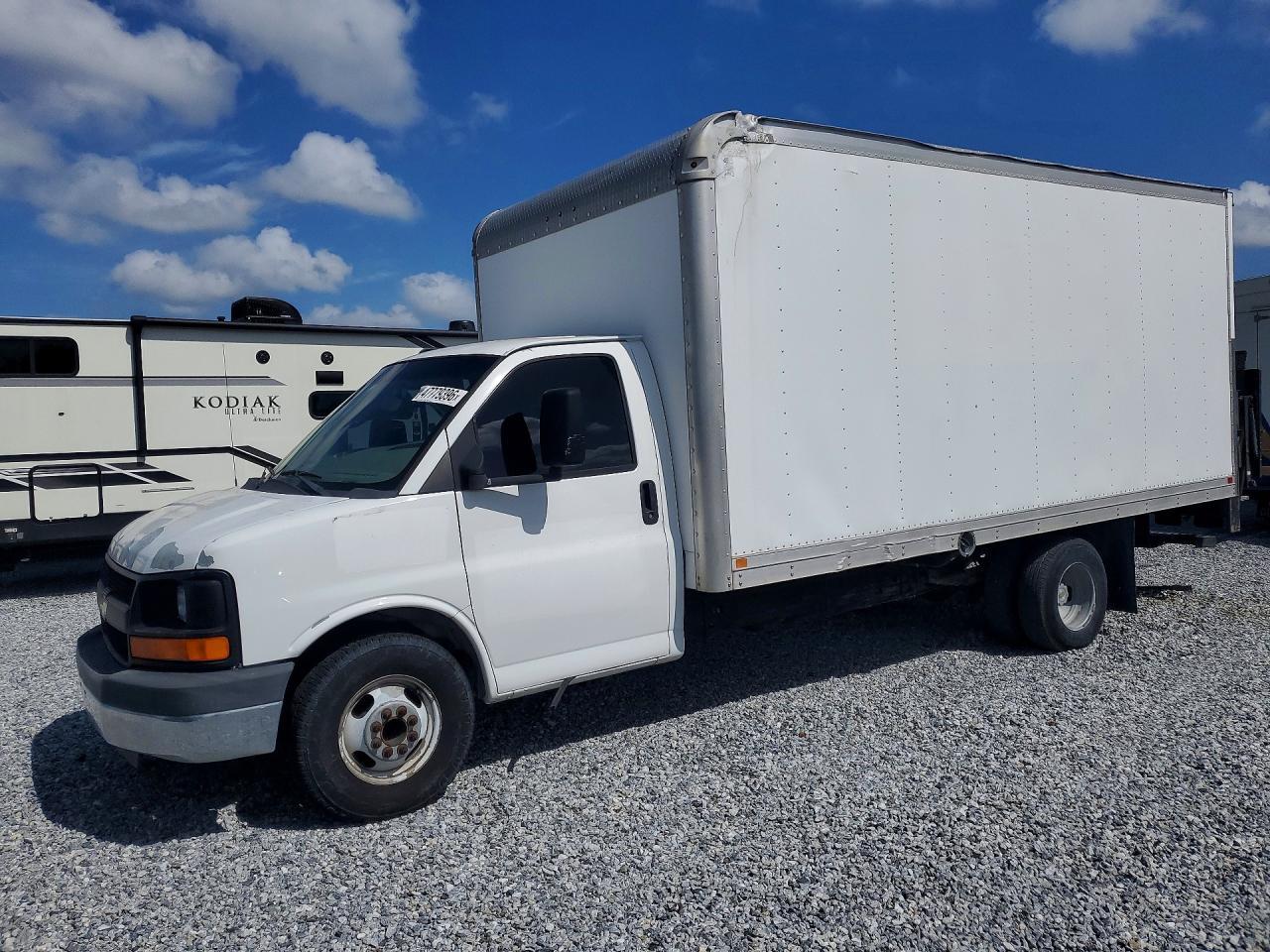 2012 Chevrolet Express G3500 Box Truck