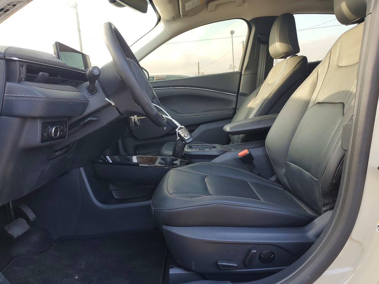 2025 Ford Mustang Mach-E Premium - Image 7