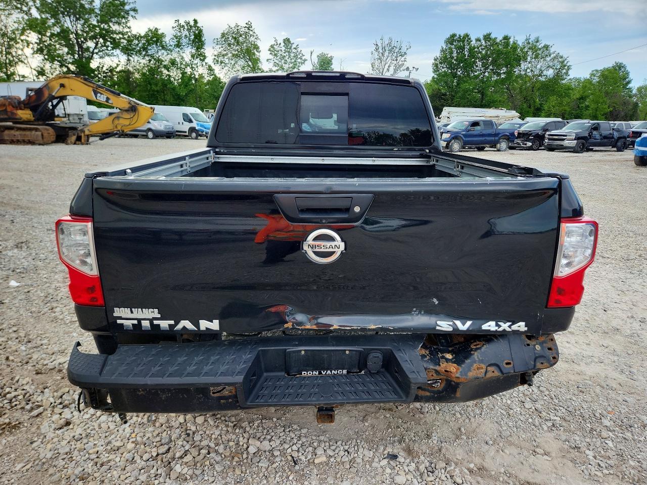 2017 Nissan Titan Sv - Фото 6