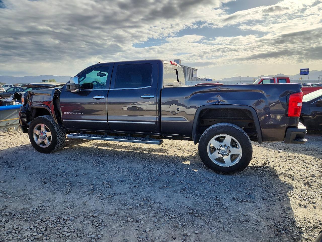 2015 GMC Sierra K2500 Denali - Image 2
