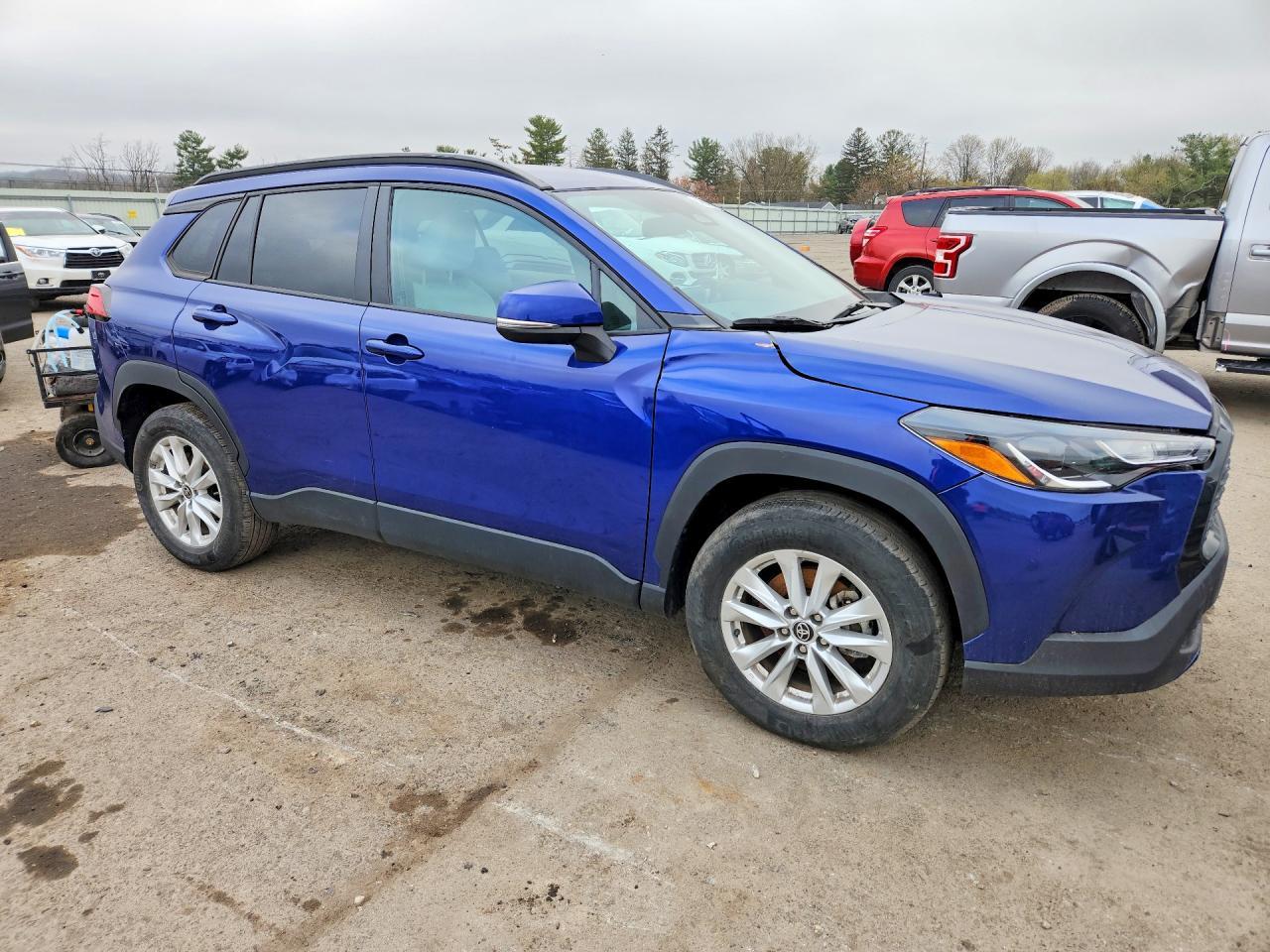 2024 Toyota Corolla Cross Le - Image 4
