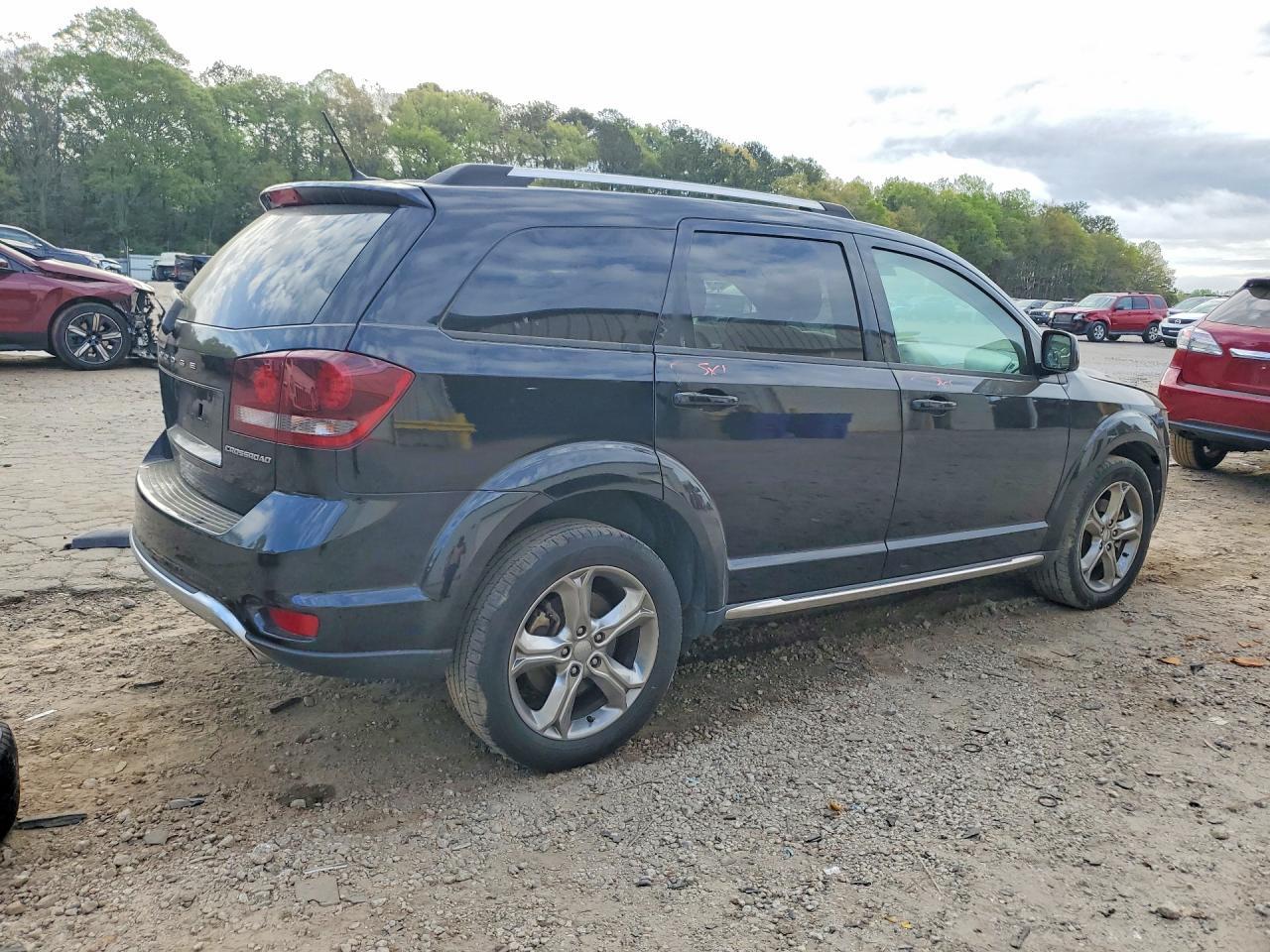 2016 Dodge Journey Crossroad - Image 3