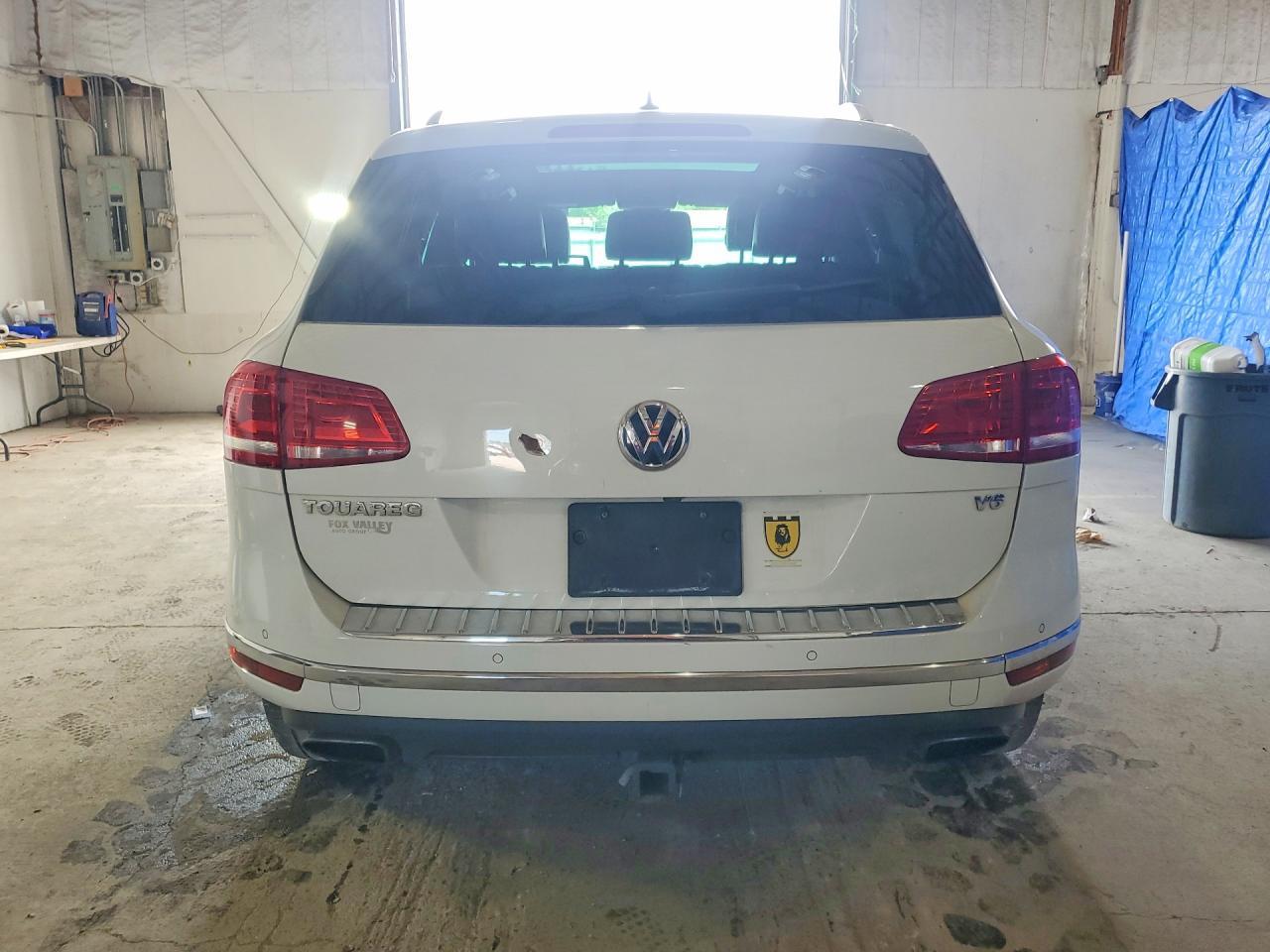 2017 Volkswagen Touareg Wolfsburg - Image 6