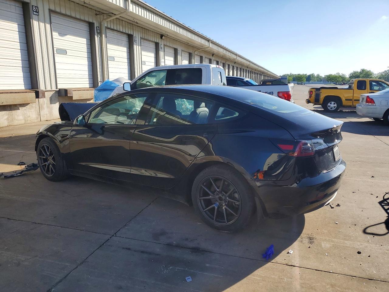 2021 Tesla Model 3 - Фото 2