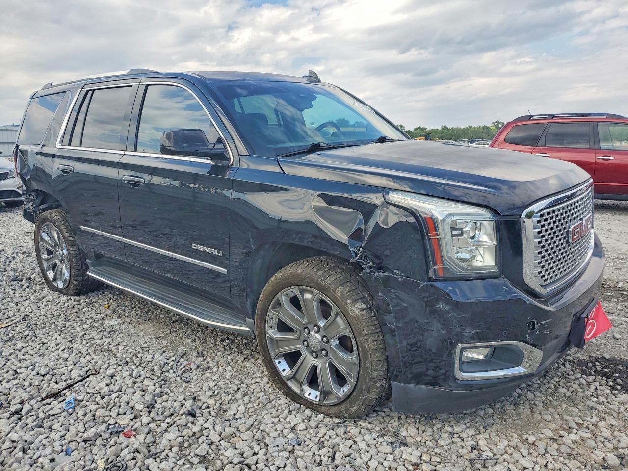 2016 GMC Yukon Denali - Image 4