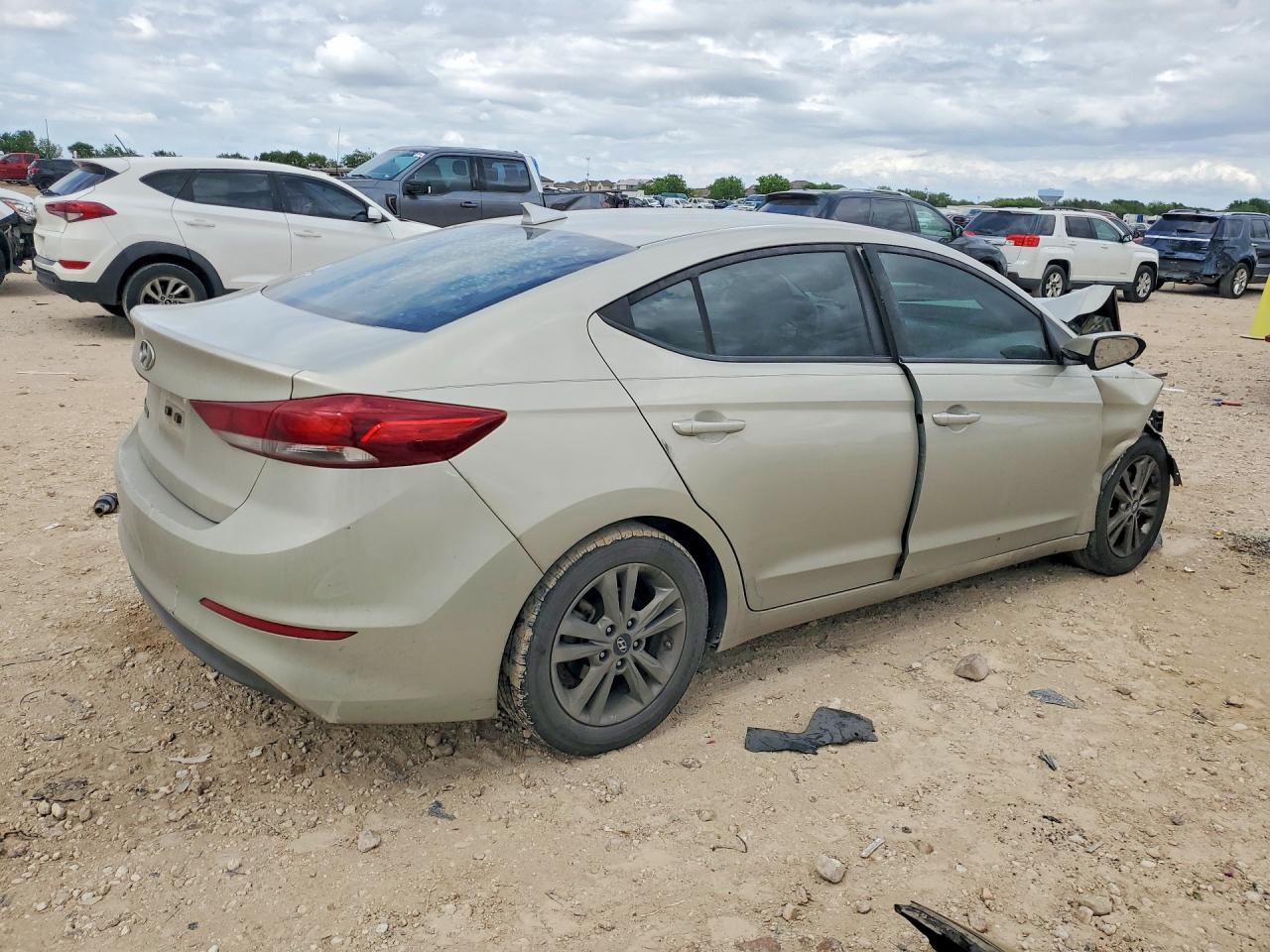2018 Hyundai Elantra Sel - Image 3